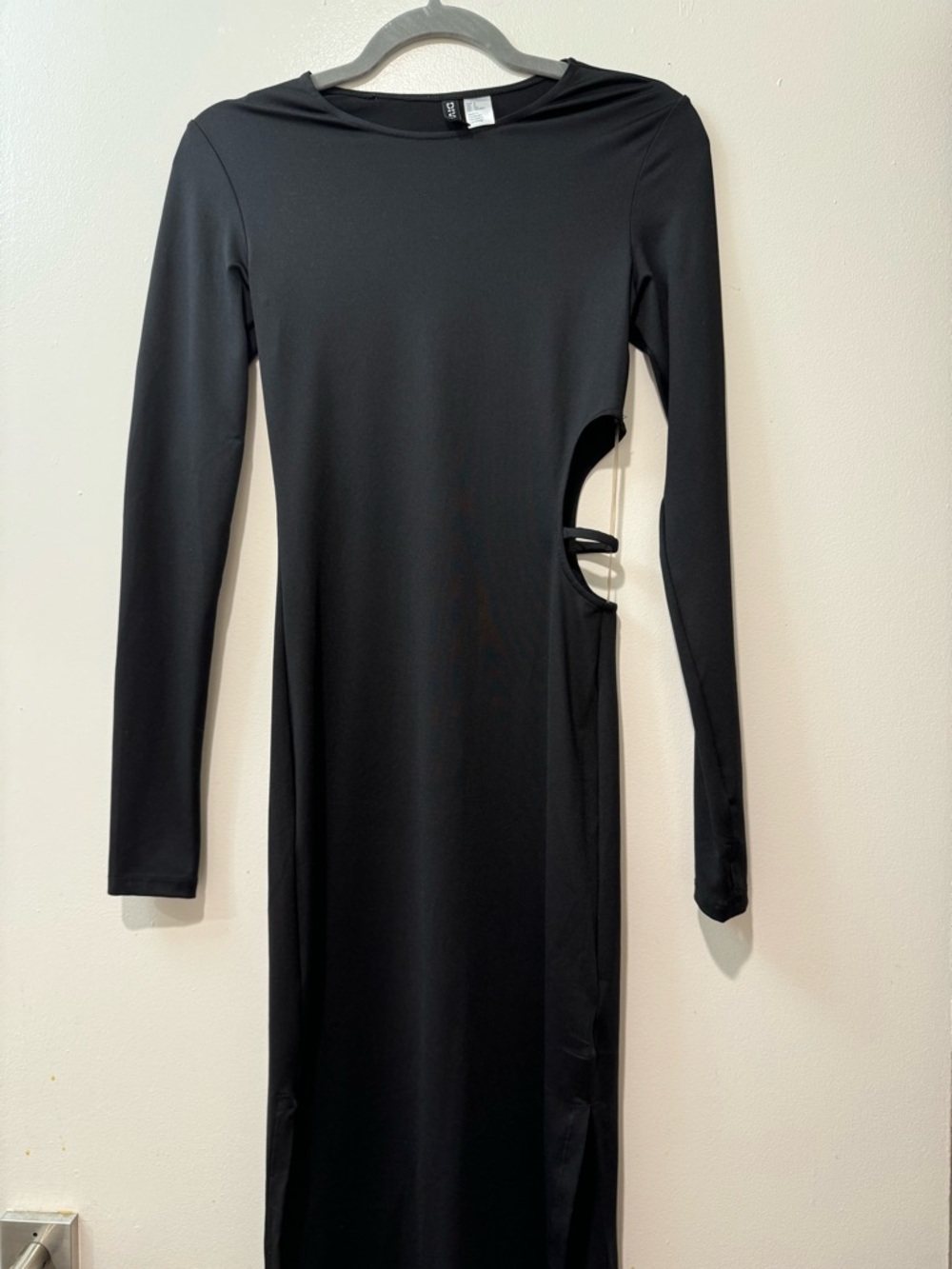 Divided Black Long-Sleeve Cutout Midi Dress